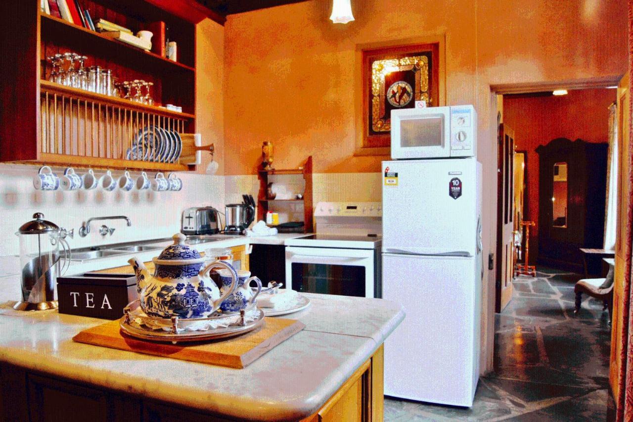 Buxton Manor Bed & Breakfast Adelaide Room photo